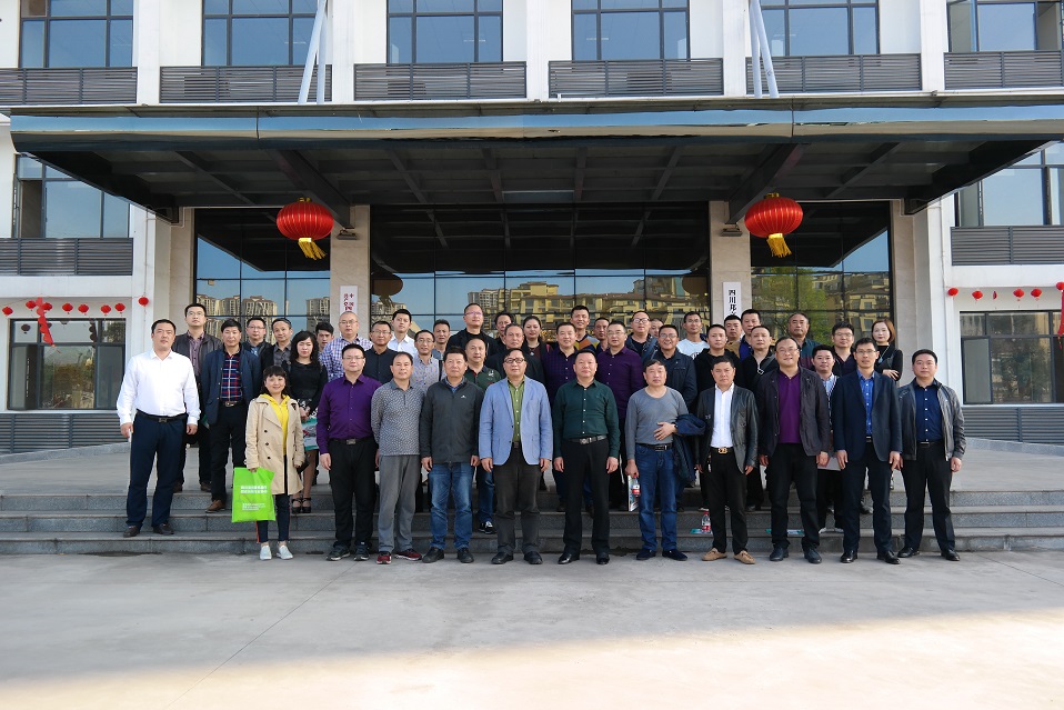四川qm球盟会·(中国)球盟会重机有限责任公司报废汽车拆解机推荐会.jpg
